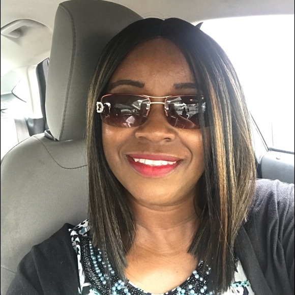 Meet your Posher, Annette - Picture 1 of 1